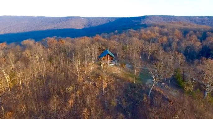 Pelham Pointe Vacation Rental Cabin Monteagle